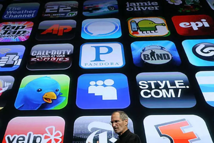 Steve Jobs e o mar de aplicativos: 75 apps baixados para cada aparelho vendido (Justin Sullivan / Getty Images)
