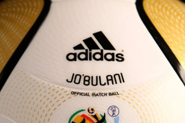 Jobulani, bola usada na partida entre Espanha e Holanda, será leiloada em prol da Fundação Nelson Mandela
