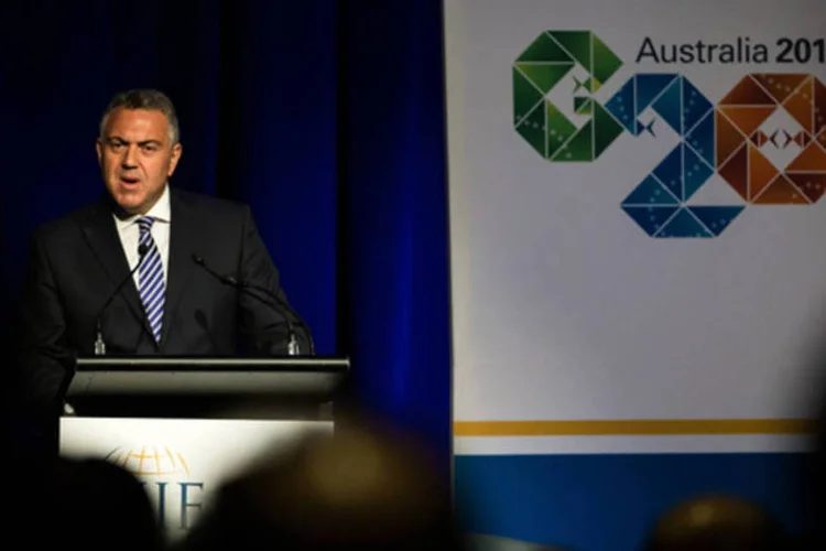 Joe Hockey: "Precisamos (...) explicar totalmente nossas ações para os outros e para o público, porque uma comunicação clara, junto com o compartilhamento de informação, é a essência da coordenação macroeconômica" (Ian Waldie)