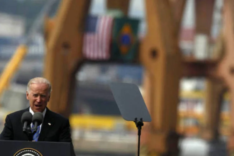 
	Biden passou 45 minutos na favela Santa Marta, circulou por algumas vielas, visitou a associa&ccedil;&atilde;o de moradores e at&eacute; comprou biscoitos
 (REUTERS/Pilar Olivares)