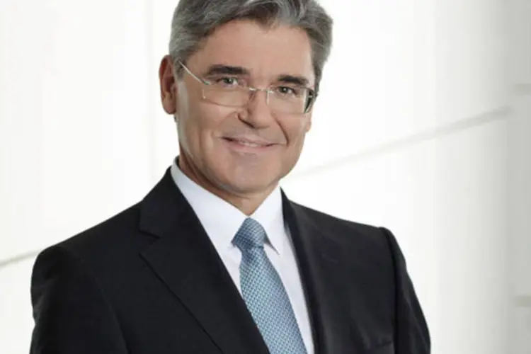 
	Joe Kaeser, presidente da Siemens: executivo tranquilizar os trabalhadores ap&oacute;s as not&iacute;cias de que o programa de economia resultaria no corte de 15 mil empregos
 (Divulgação)