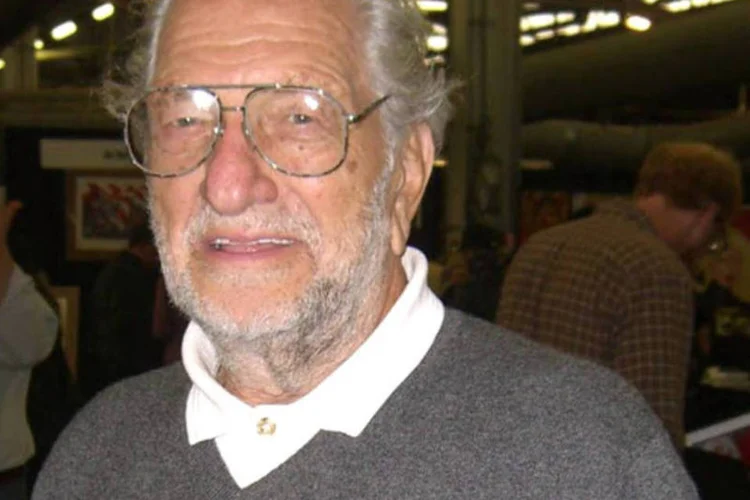
	Joe Kubert: em outubro, a DC Comics deve publicar a antologia &quot;Joe Kubert Presents&quot;
 (Luigi Novi/Wikimedia Commons)