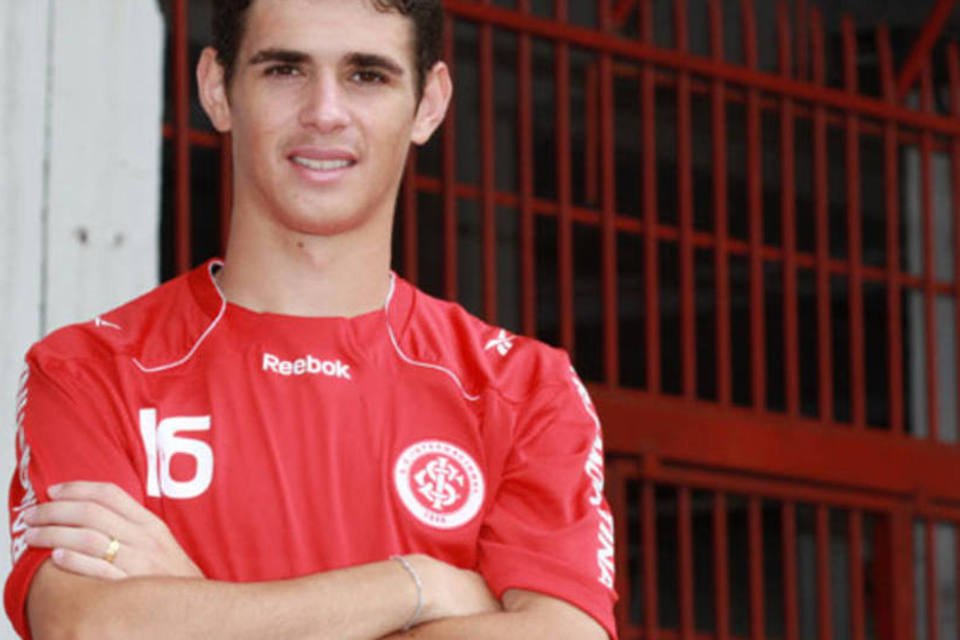Felipão ignora problemas de jogadores e exalta grupo