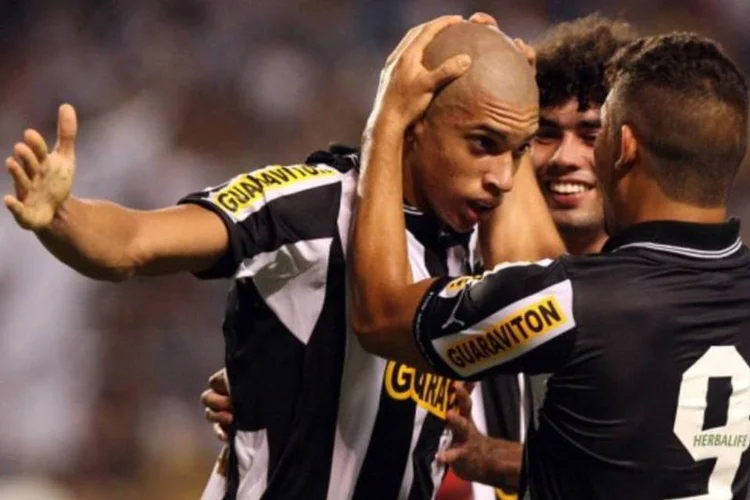 
	Jogadores do Botafogo: durante coletiva, o presidente do Botafogo tamb&eacute;m falou de contrata&ccedil;&otilde;es
 (Marcelo Santos/AGIF)