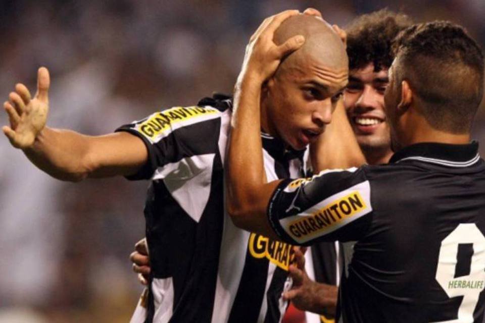 
	Jogadores do Botafogo: durante coletiva, o presidente do Botafogo tamb&eacute;m falou de contrata&ccedil;&otilde;es
 (Marcelo Santos/AGIF)