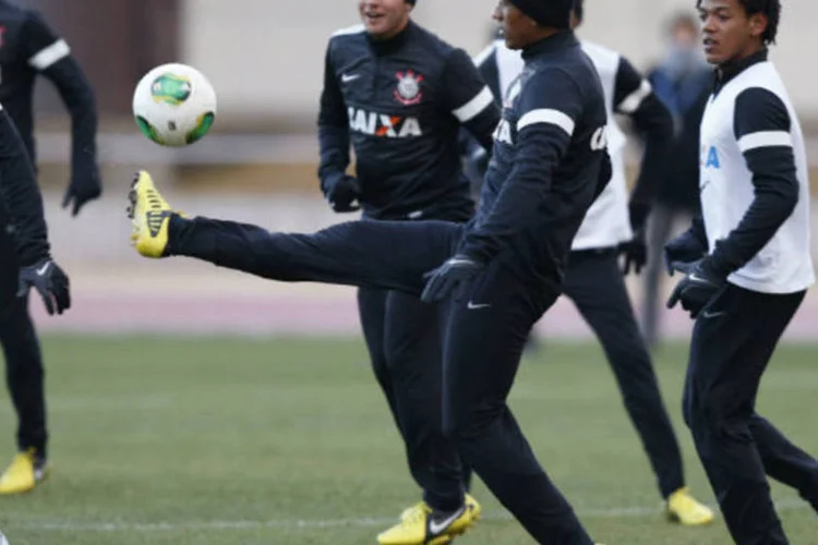 Jogadores do Corinthians treinam no Japão para o Mundial de Clubes da Fifa (REUTERS/Toru Hanai)