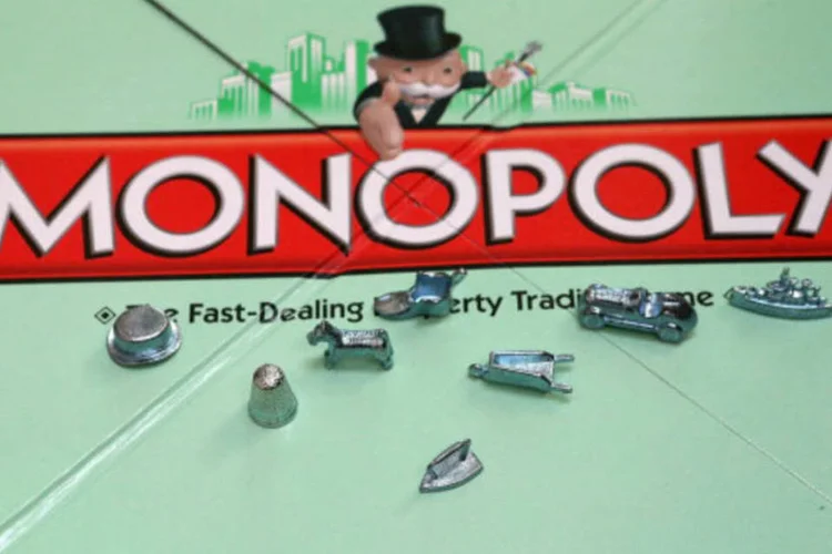 Jogo Monopoly: a Hasbro criou centenas de versões do jogo no intuito de reconquistar os mesmos compradores (Justin Sullivan/Getty Images)