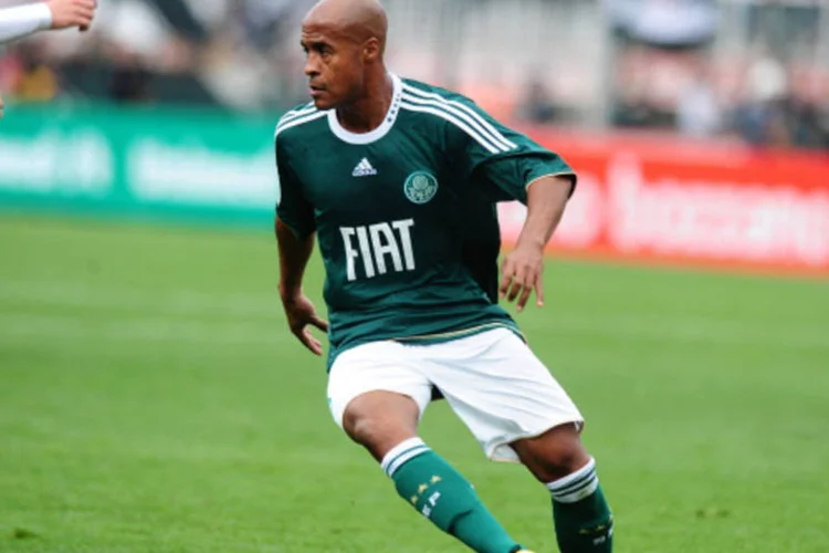 Skill: marca estampará a barra frontal da camisa do time pelo período de um ano (Renato Pizzuto/Placar)