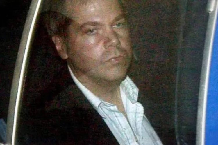 
	John Hinckley: &quot;n&atilde;o &eacute; mais perigoso nem para si mesmo, nem para os outros&quot;, disse o magistrado em sua senten&ccedil;a sobre o homem que hoje tem 61 anos
 (Brendan Smialowski/Reuters)