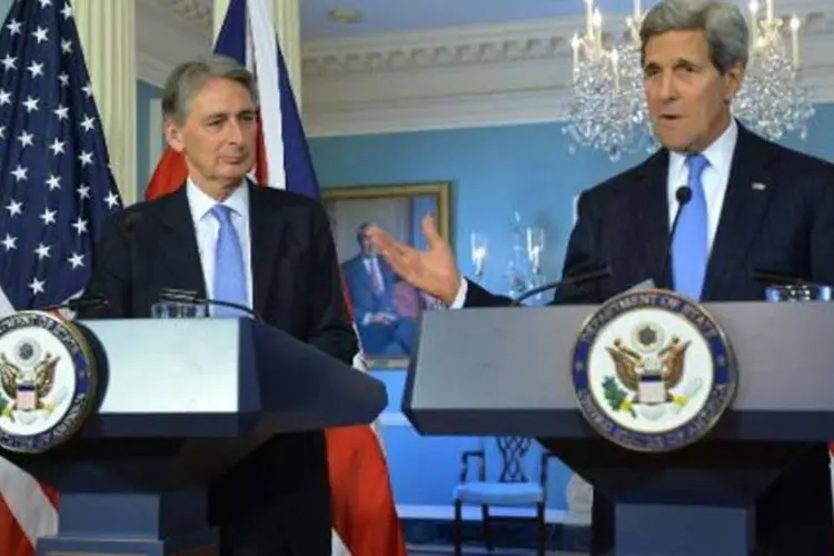John Kerry: ele pediu ajuda aos países do mundo para combater o ebola (Mladen Antonov/AFP)