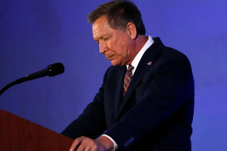 
	John Kasich: a vit&oacute;ria decisiva de Donald Trump na prim&aacute;ria de Indiana j&aacute; levou Ted Cruz, a suspender sua candidatura
 (Stephen Lam/ Reuters)