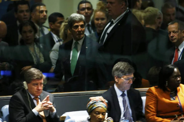 Kerry: "Definitivamente houve um segundo dia e vai haver um terceiro e um quarto" na Síria (Mike Segar/Reuters)