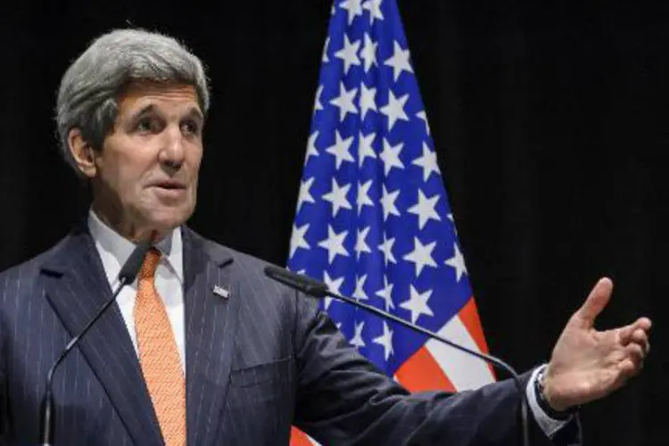 
	O secret&aacute;rio de Estado americano John Kerry: ap&oacute;s as conversas, Kerry disse em sua conta oficial do Twitter que manteve uma &quot;reuni&atilde;o construtiva&quot; com Hadi e com Bahah
 (AFP/ Fabrice Coffrini)