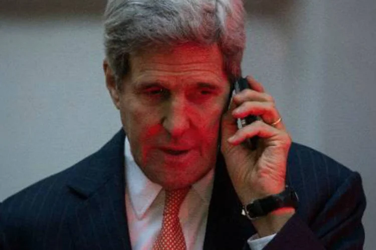 
	John Kerry: Estados Unidos e a Uni&atilde;o Europeia, bloco integrado por 28 pa&iacute;ses, impuseram san&ccedil;&otilde;es contra os setores financeiro, de defesa e energia da R&uacute;ssia
 (AFP)