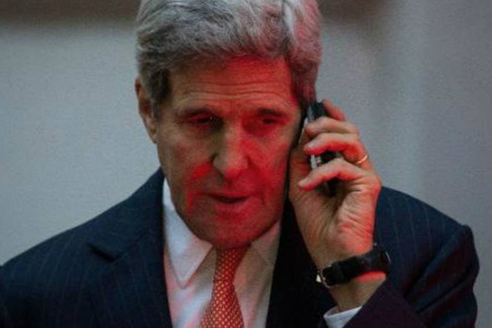 Kerry adia viagem a Paris para adiantar negociação com Irã