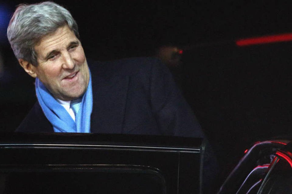 John Kerry chega a Viena para negociações com o Irã