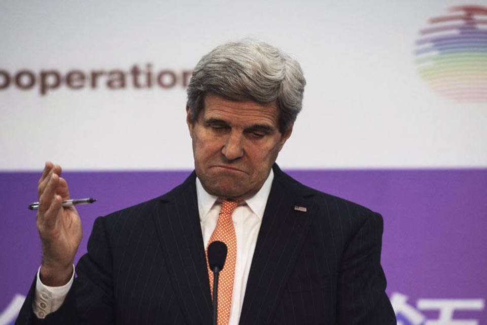 Kerry diz que decisões da Rússia determinarão sanções