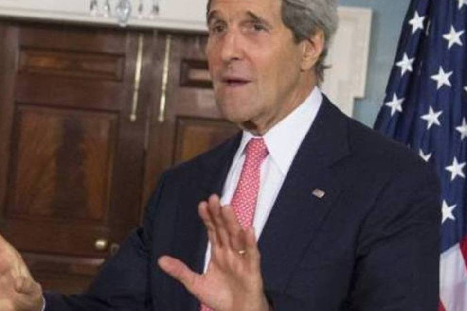 Kerry: Ucrânia corre risco apesar de saída de tropas russas
