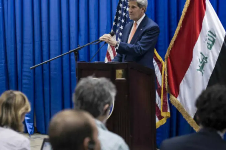 
	John Kerry: &quot;Quando os xiitas,&nbsp;os sunitas e&nbsp;os curdos participarem da escolha o governo, o Iraque&nbsp;ser&aacute; mais forte e seguro&quot;
 (Brendan Smialowski/Pool/Reuters)