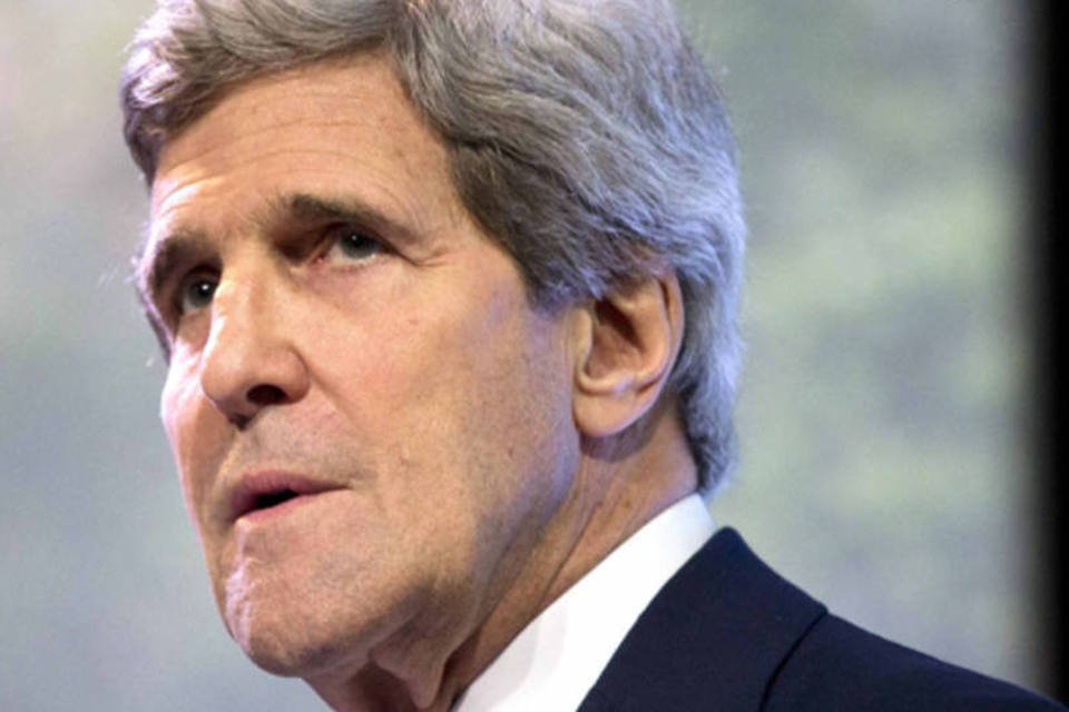 Kerry afirma que EUA planejam ajuda de US$ 1 bi para Ucrânia