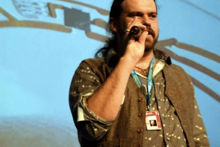 John Lunn: diretor da PayPal lembrou como é incômodo para um consumidor esperar na fila para pagar pelas mercadorias que comprou, e depois ainda ter que levá-las com inúmeras sacolas até sua casa (Rafael Kato/Info Online)