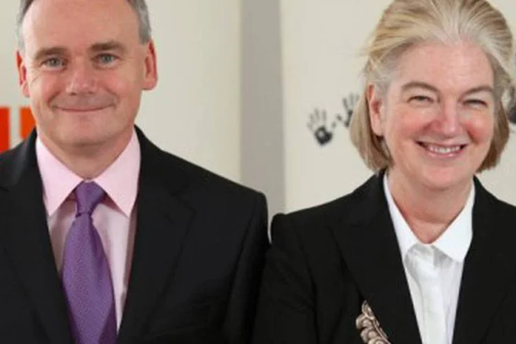 
	John Fallon e Majorie Scardino: Scardino, 65 anos, liderou por 16 anos com sucesso a transi&ccedil;&atilde;o da empresa do meio impresso tradicional ao digital&nbsp;
 (AFP)