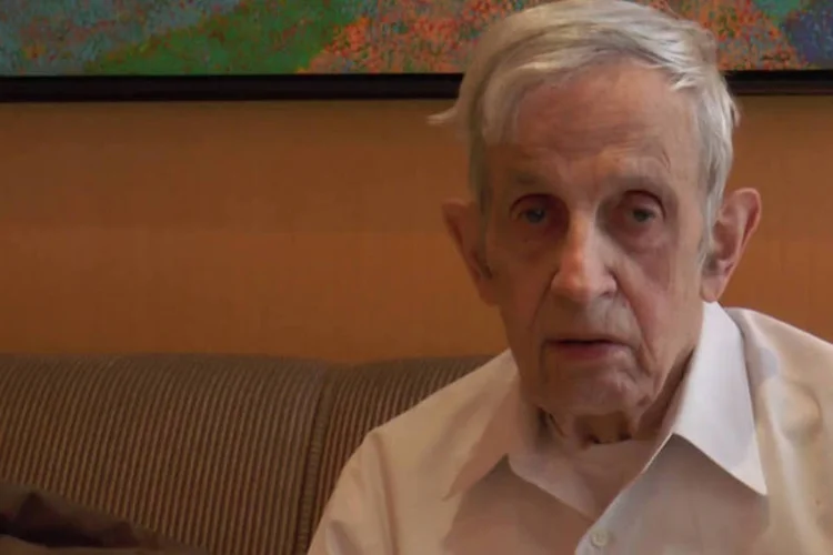 
	John Nash: matem&aacute;tico ganhou o Pr&ecirc;mio Nobel de Economia em 1994 pela &quot;Teoria dos Jogos&quot;
 (Reprodução/YouTube)