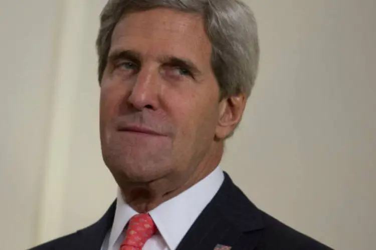 
	John Kerry: &agrave; frente da passeata, Mushir Al-Masri, um dos diretores do Hamas na Faixa de Gaza, afirmou que todo o mundo&nbsp;&quot;diz n&atilde;o ao absurdo jogo entre Kerry e Abbas&quot; (Bloomberg)