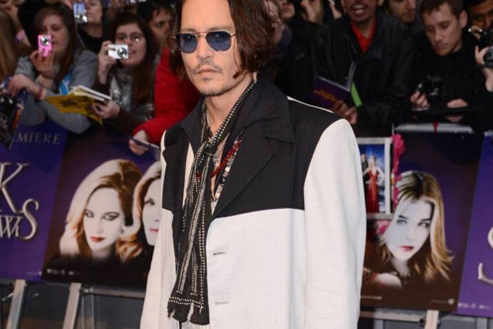Johnny Depp deslumbra como vampiro em estreia