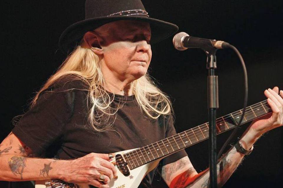 Johnny Winter, lenda do blues, é encontrado morto em hotel