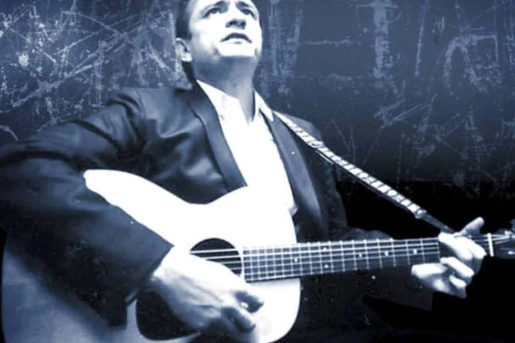 Johnny Cash: 12 canções formam "Out Among the Stars", que inclui duetos de Cash com Waylon Jennings e com sua esposa, June Carter (Divulgação)