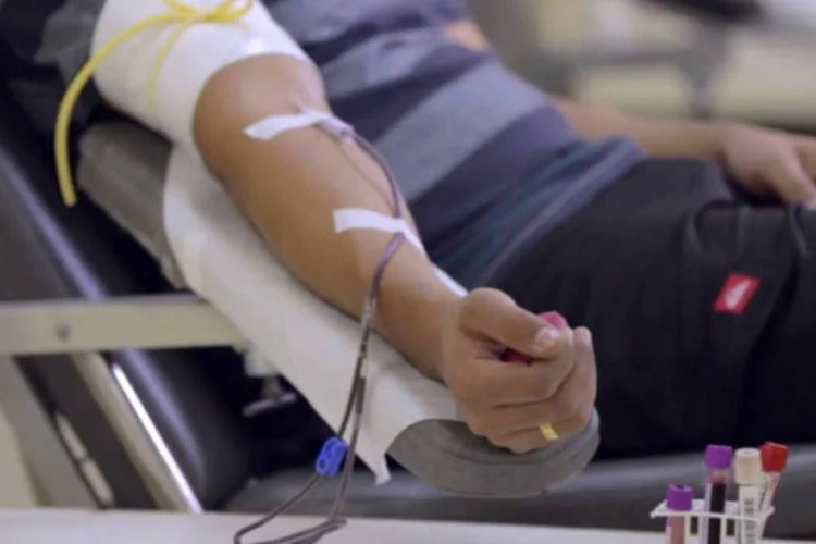
	Doa&ccedil;&atilde;o de sangue: tal norma impede que cerca de 19 milh&otilde;es de litros de sangue sejam doados anualmente
 (Reprodução/YouTube/CareInspiresCare)