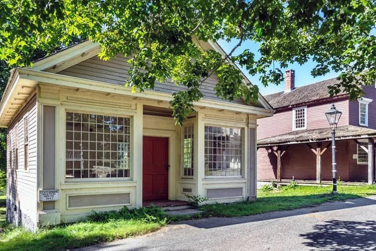 
	Johnsonville, Connecticut, EUA: cidade est&aacute; &agrave; venda em leil&atilde;o com lance inicial de 800 mil d&oacute;lares e conta com casas, hoteis, cachoeira e at&eacute; escolas
 (Divulgação/Auction.com)