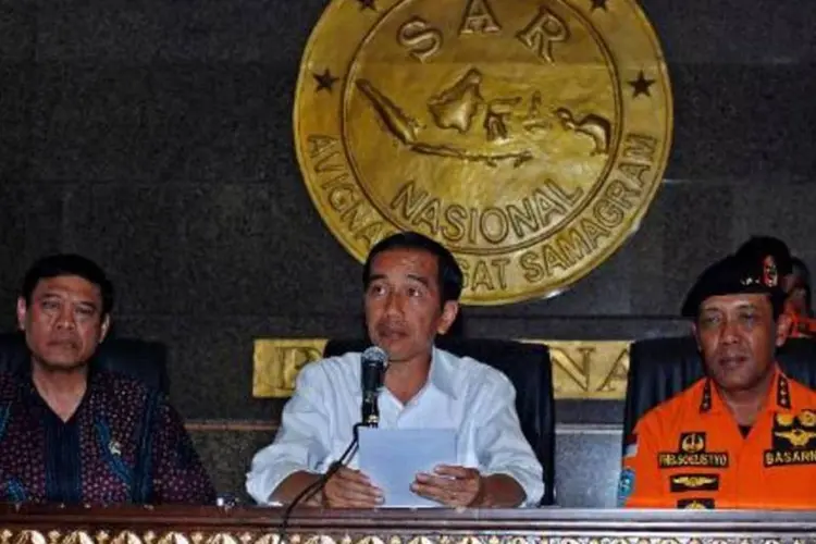
	O presidente da Indon&eacute;sia, Joko Widoko (c): A Indon&eacute;sia informou que ser&atilde;o executados em uma quest&atilde;o de dias um grupo de condenados por tr&aacute;fico de drogas
 (Candani/AFP)