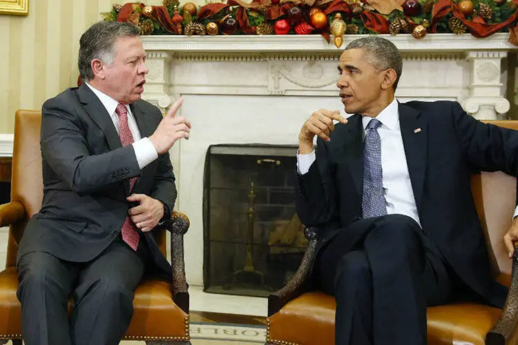 O rei Abdullah II (E), da Jordânia, é visto durante encontro com o presidente americano, Barack Obama (Larry Downing/Reuters)