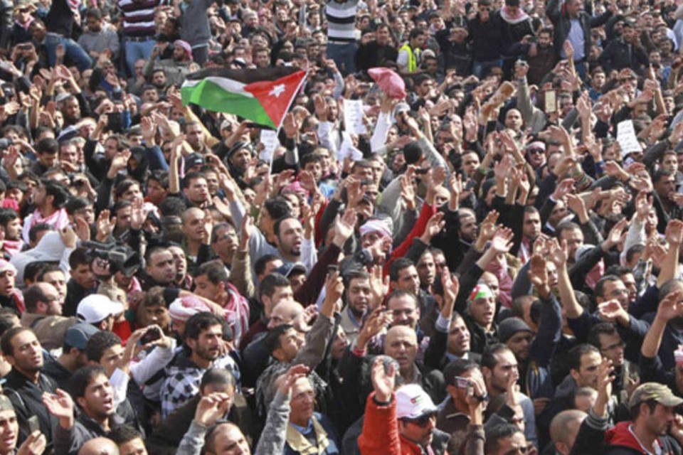 Manifestantes pedem a queda do regime na Jordânia