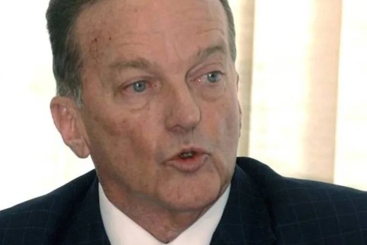 
	Jorge Bornhausen: o ex-senador, que foi presidente do PFL, tamb&eacute;m criticou a falta de regulamenta&ccedil;&atilde;o de doa&ccedil;&otilde;es de campanha
 (Wikimedia Commons)