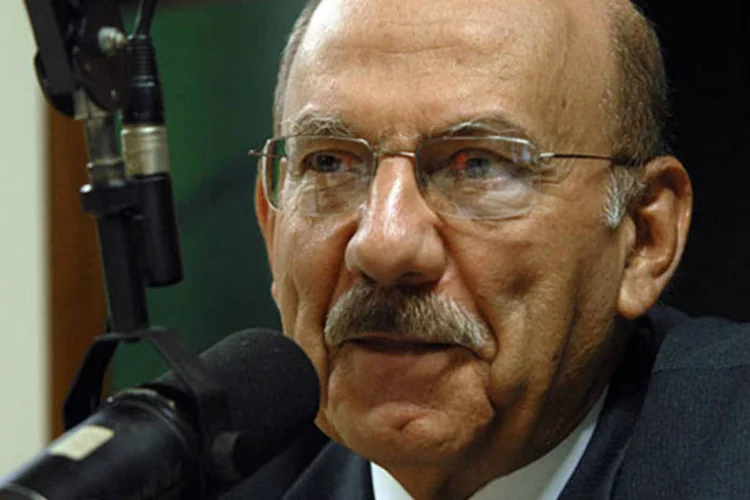 
	Jorge Hage: &quot;Atenderei &agrave; convoca&ccedil;&atilde;o sem nenhum problema, &eacute; uma quest&atilde;o s&oacute; de definirmos data e hora&quot;
 (Wikimedia Commons)