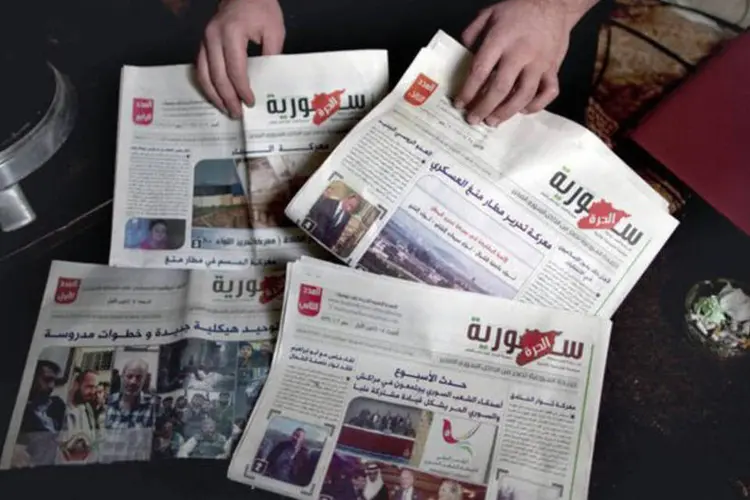 Exemplares do jornal sírio Soria al-Houra na redação em Alepo: o jornal têm cinco correspondentes na província. (©afp.com / Jm Lopez)
