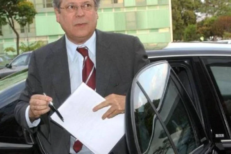 
	Jos&eacute; Dirceu: o ex-ministro diz ainda que foi prejulgado e linchado e que n&atilde;o teve, em seu benef&iacute;cio, a presun&ccedil;&atilde;o da inoc&ecirc;ncia
 (José Cruz/Agência Brasil)