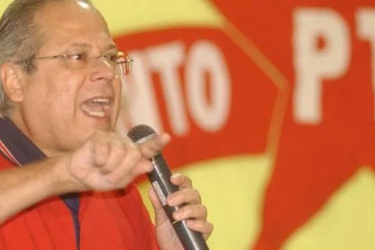 
	&quot;Meu pai est&aacute; sendo massacrado. Nada do que acontecer daqui para frente pode ser pior, nem para ele, nem para n&oacute;s, do que tudo o que passamos nesses sete anos&quot;, afirmou Zeca
 (Antonio Cruz/Agência Brasil)