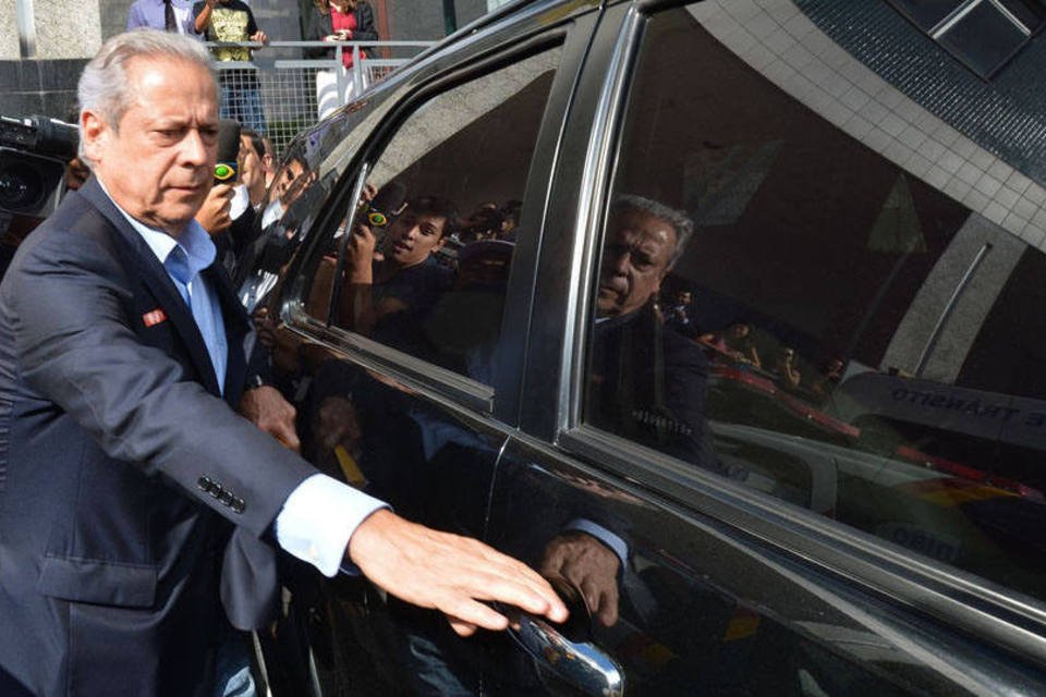 Irmão de Dirceu fica em silêncio em audiência da Lava Jato
