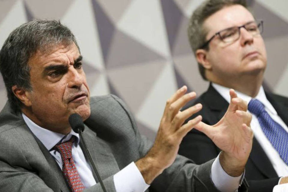 Comissão ouve defesa de Dilma e discute parecer; acompanhe