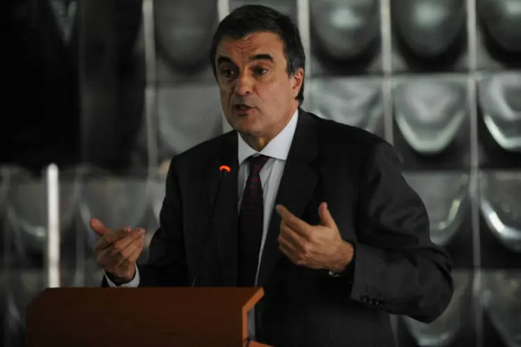 
	O ministro da Justi&ccedil;a, Jos&eacute; Eduardo Cardozo: &quot;o Brasil &eacute; uma democracia e as pessoas devem se posicionar dentro daquilo que acham&quot;
 (José Cruz/Agência Brasil)