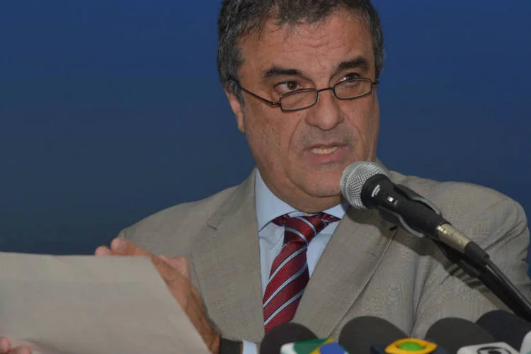 
	Jos&eacute; Eduardo Cardozo: ministro negou que medida seja respostas &agrave;s cr&iacute;ticas feitas por A&eacute;cio Neves
 (Elza Fiuza/Agência Brasil)