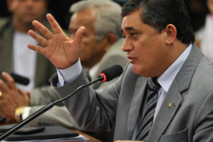 
	&quot;O governo tem interesse em aprovar, porque quer definir um novo marco regulat&oacute;rio para o setor&quot;, disse Jos&eacute; Guimar&atilde;es
 (Pedro França/Agência Câmara/Exame)