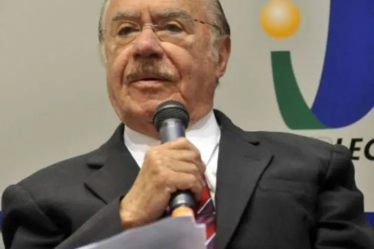 Ex-presidentes Fernando Collor e José Sarney foram contra a aprovação do projeto (José Cruz/ABr)