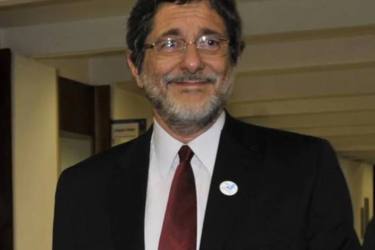 Segundo Gabrielli, o consumo no país está crescendo, e saltará de 2,2 milhões barris por dia atualmente, para cerca de três milhões em 2020 (José Cruz/Agência Brasil)