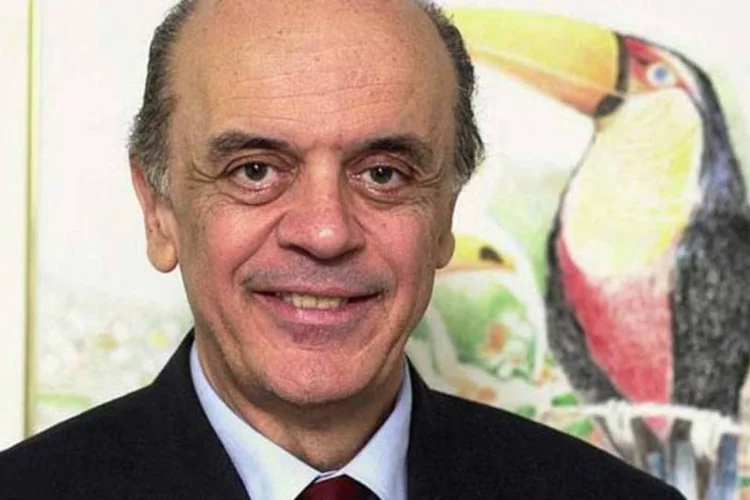 Apesar de conseguir alguns pontos nas pesquisas, Serra ainda não tem o que comemorar, segundo a Economist (Wikimedia Commons/EXAME.com)