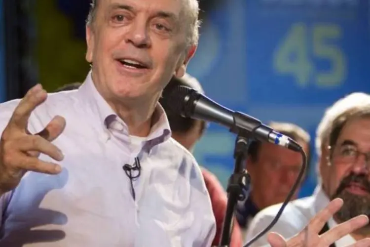 José Serra discursando durante sua campanha municipal, em 2012 (Divulgação)